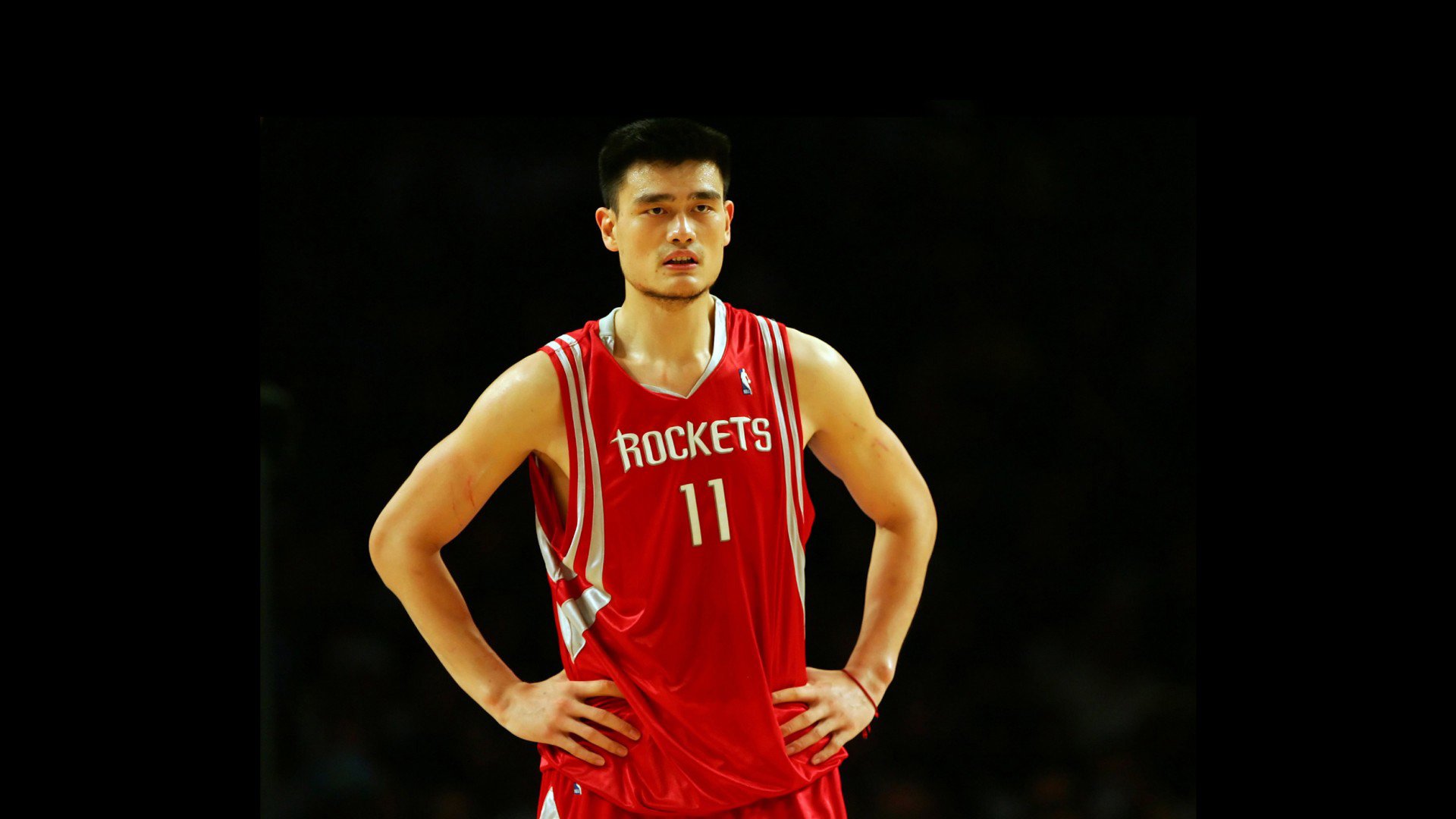石油人篮板球争夺激烈，石油人篮板球争夺激烈比赛
