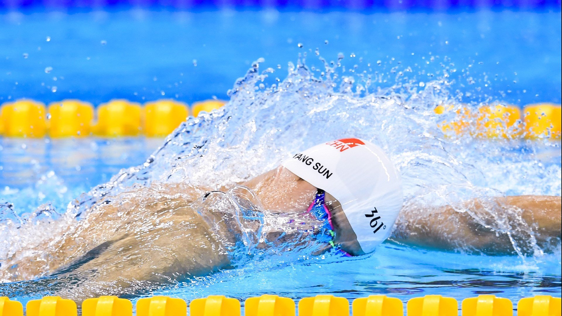 太阳发布“精神健康宣言”，由全队联名签署，精神健康日小报